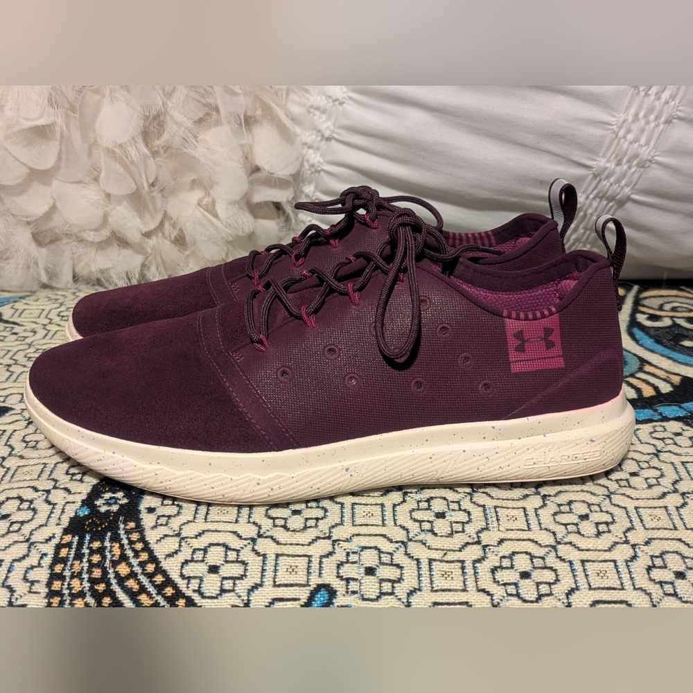 Under Armour Women's Charged 24/7 Low Suede Sneakers Size 9